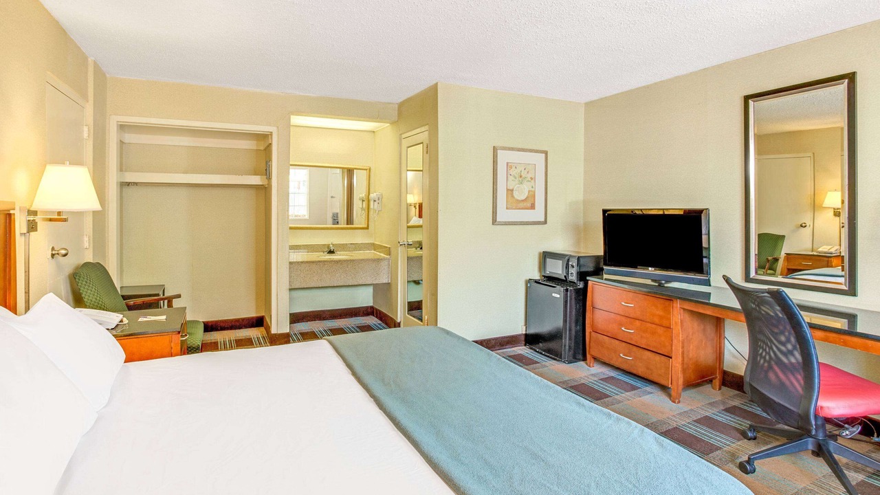 Photo of Bedroom in Downtown