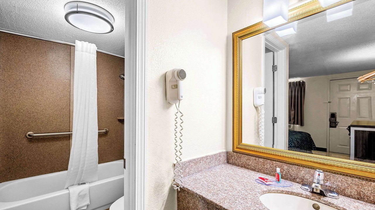 Photo of Bedroom in Blountville