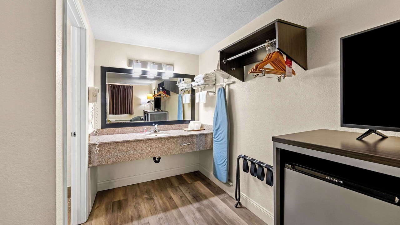 Photo of Bedroom in Blountville