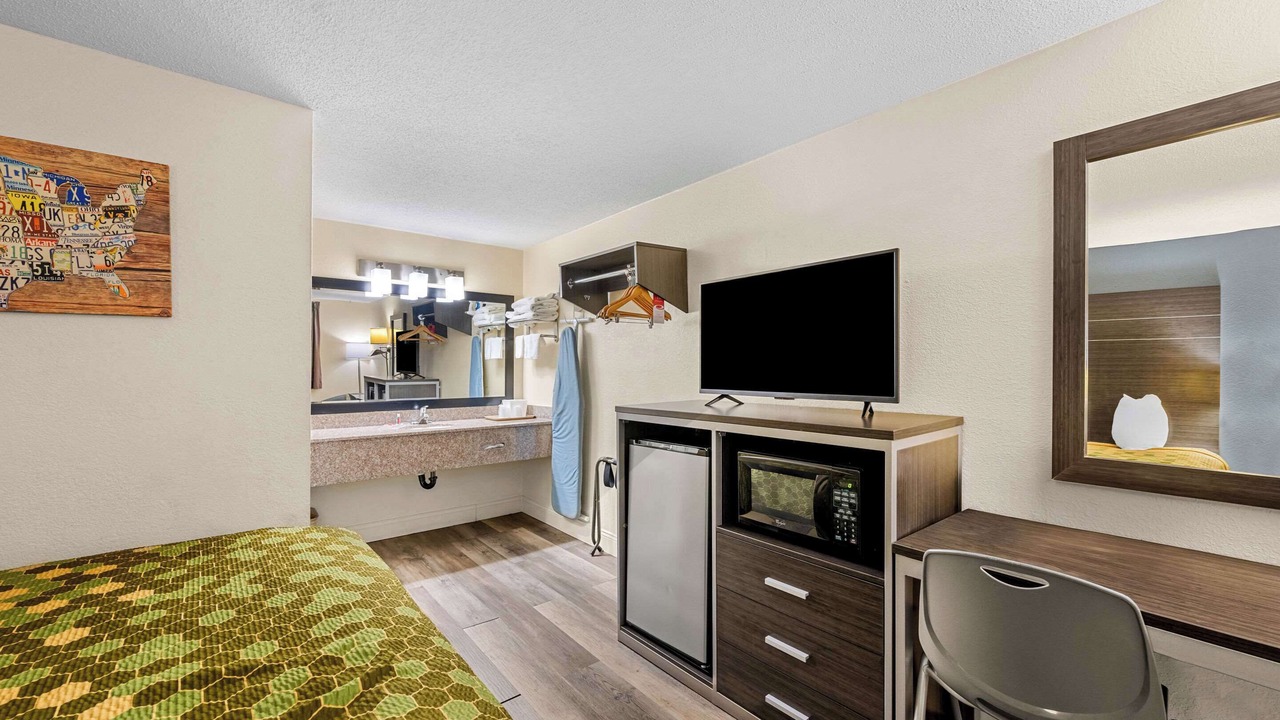 Photo of Bedroom in Blountville