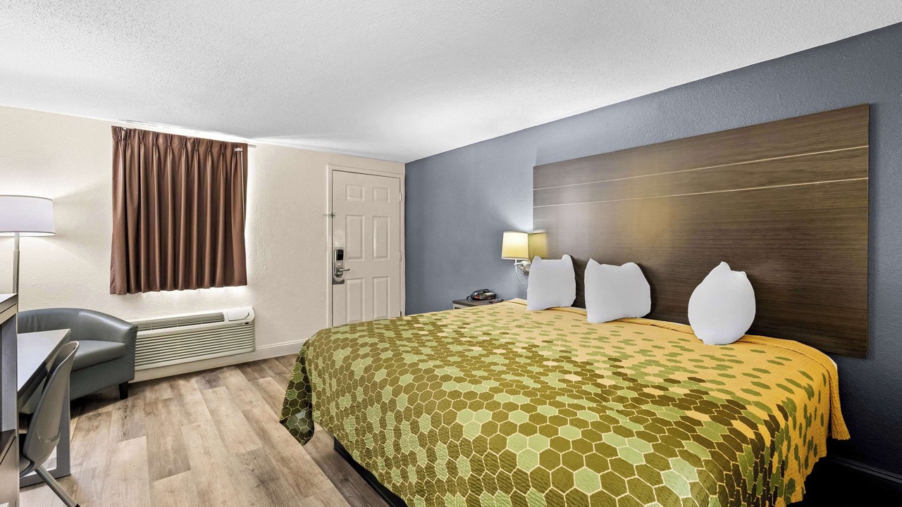 Photo of Bedroom in Blountville