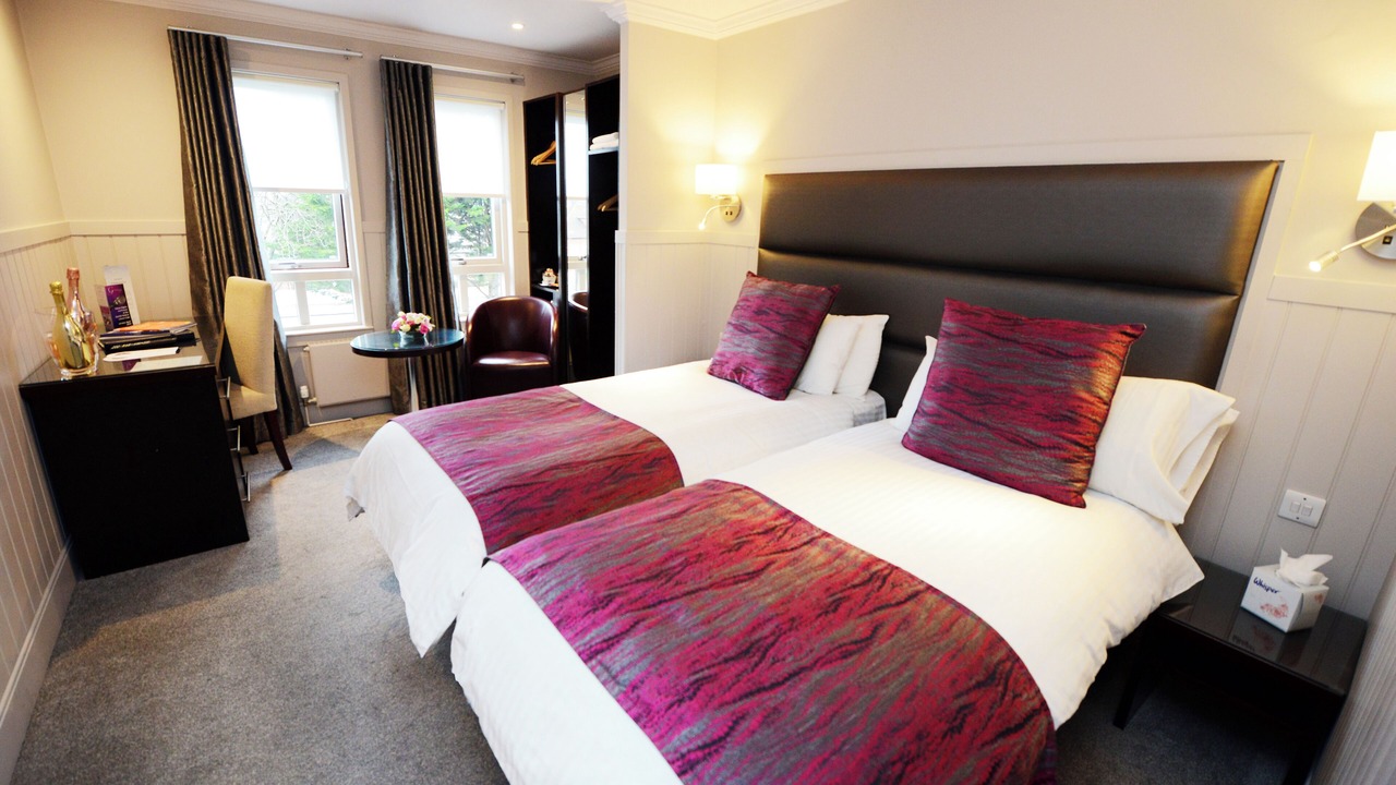 Photo of Others in Renfrew