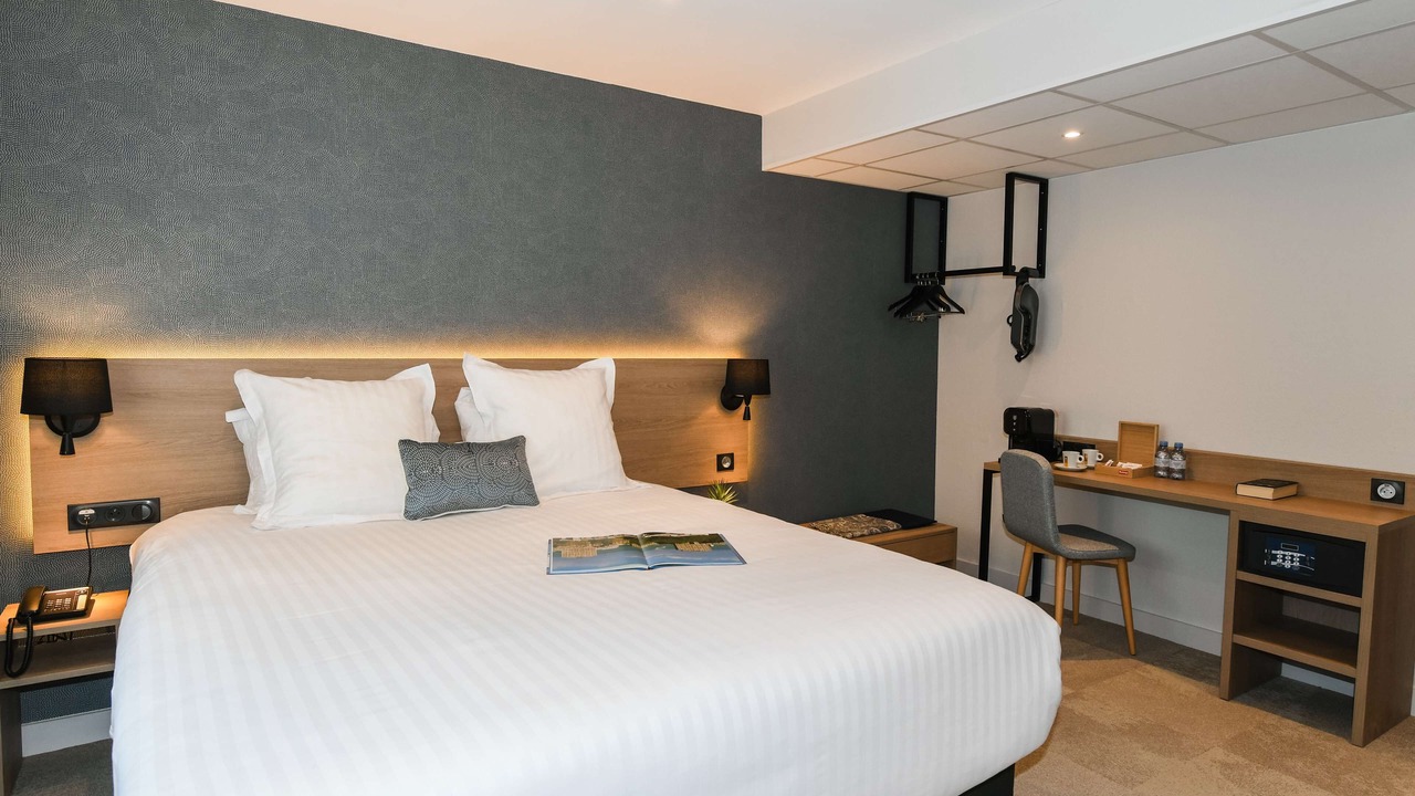 Photo of Bedroom in Anatole France Danton