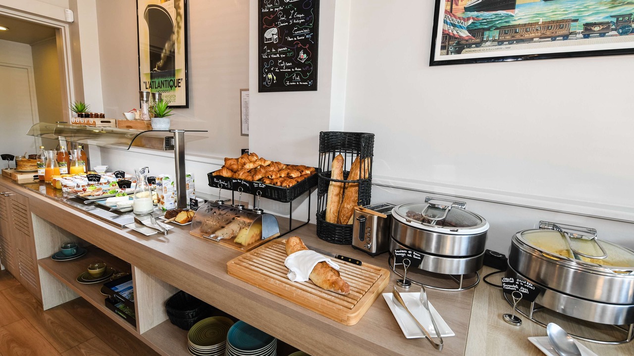 Photo of Others in Anatole France Danton