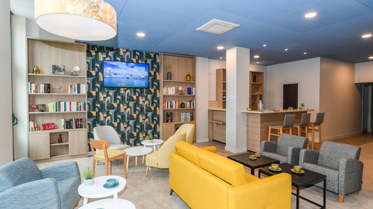 Photo of Others in Anatole France Danton