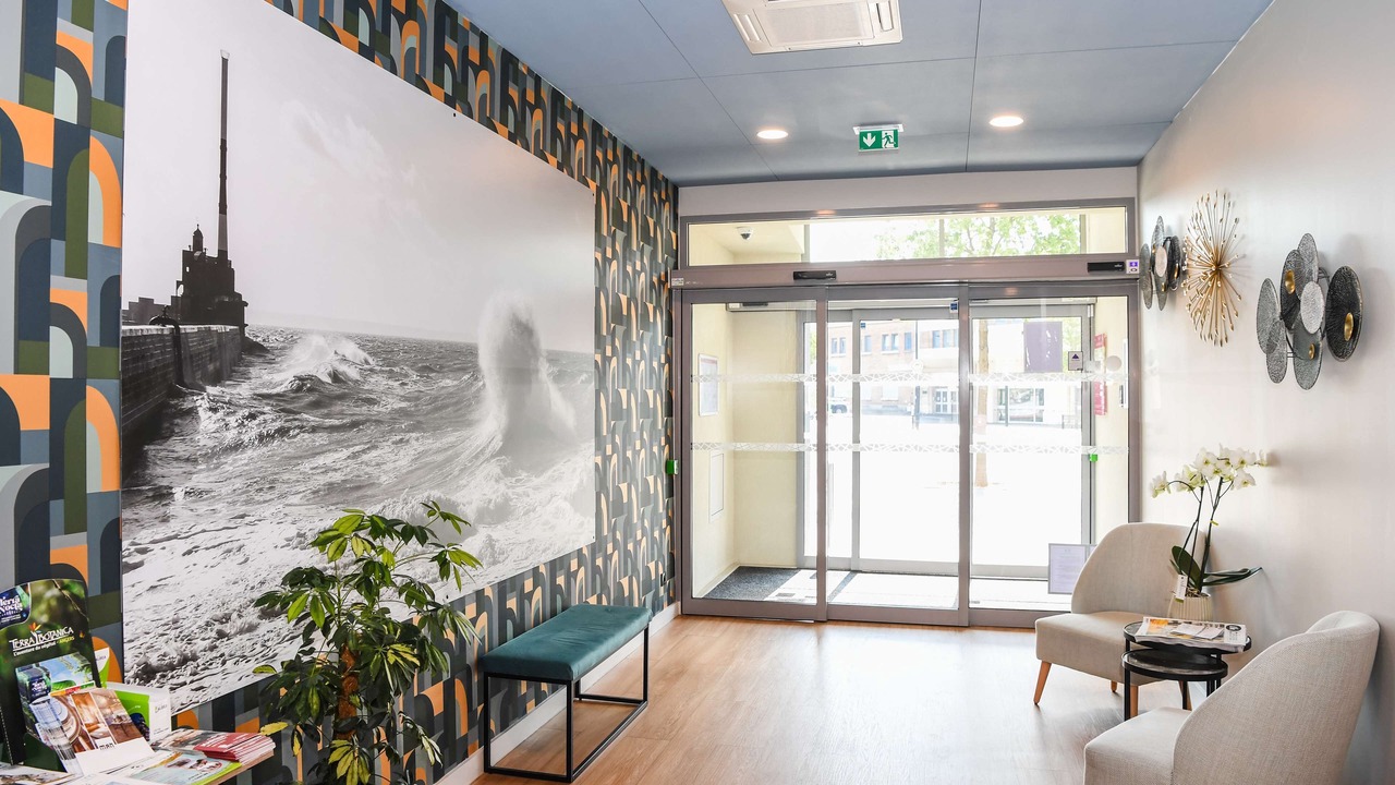 Photo of Others in Anatole France Danton