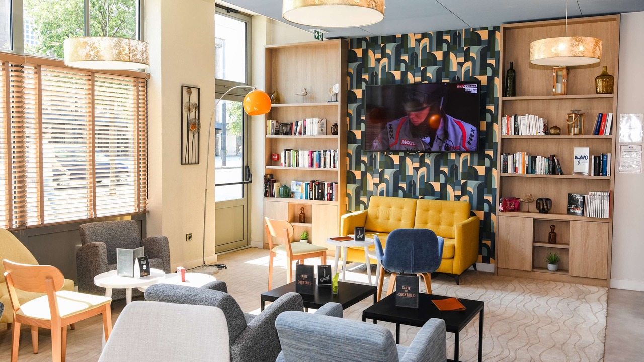 Photo of Others in Anatole France Danton