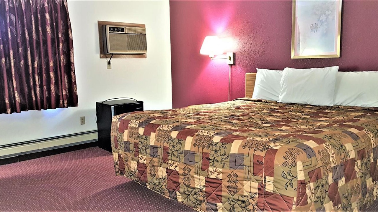 Photo of Bedroom in Avon