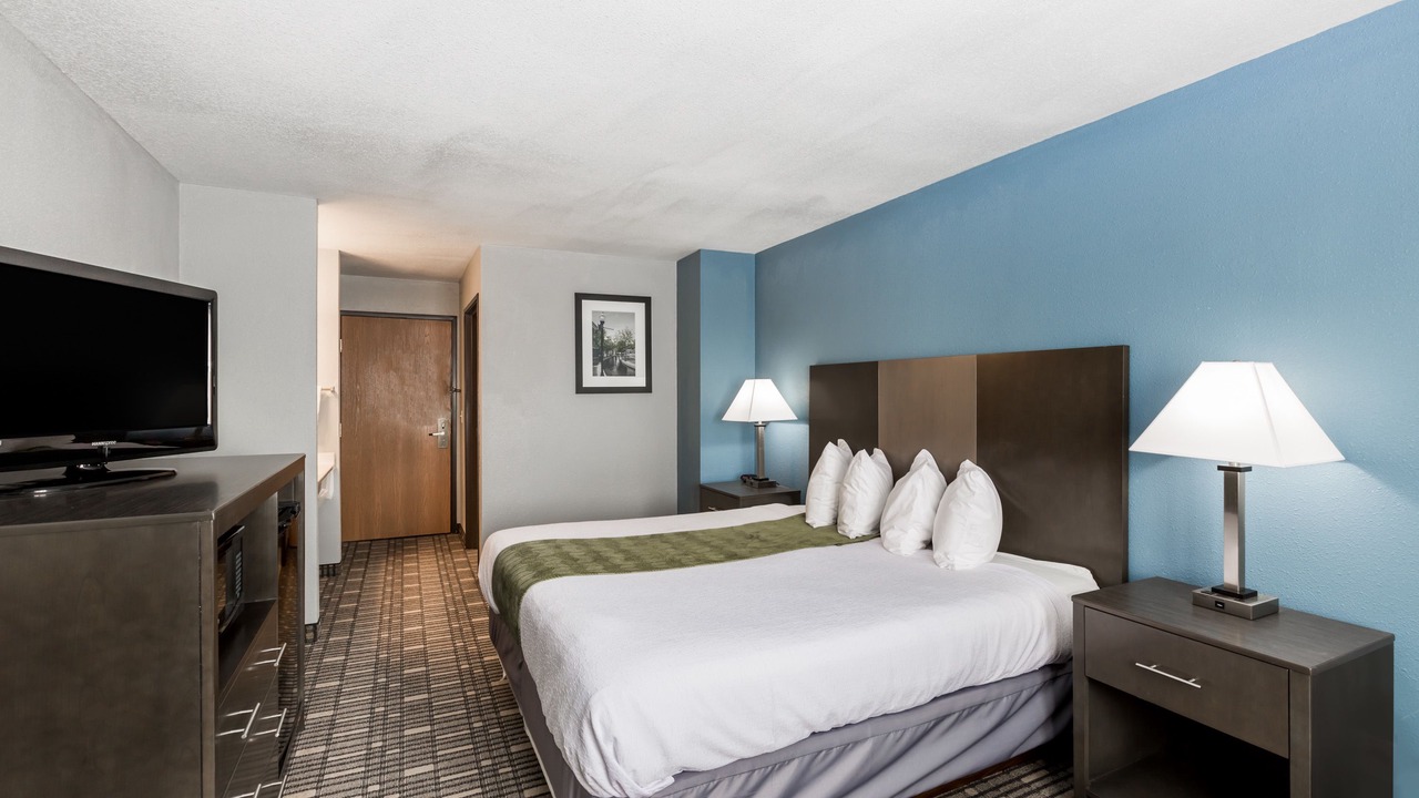 Photo of Bedroom in Pella