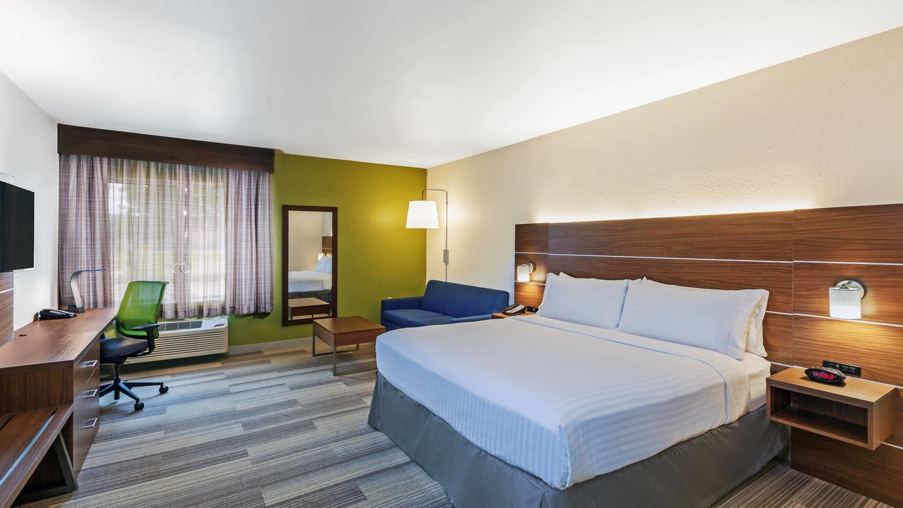 Photo of Bedroom in Lewisville
