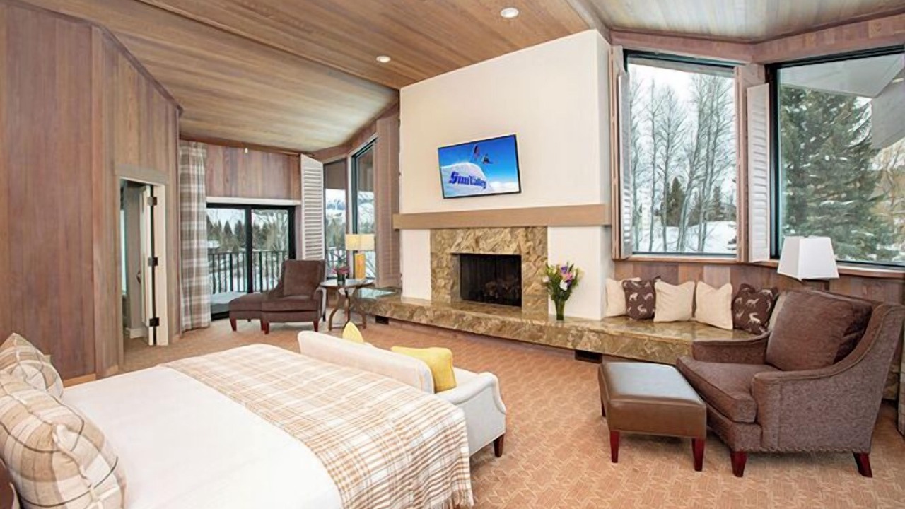 Photo of Bedroom in Elkhorn