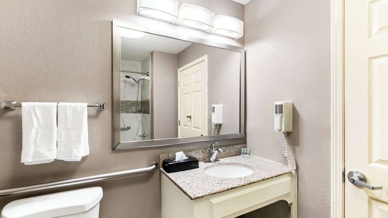 Photo of Bathroom in Yazoo City