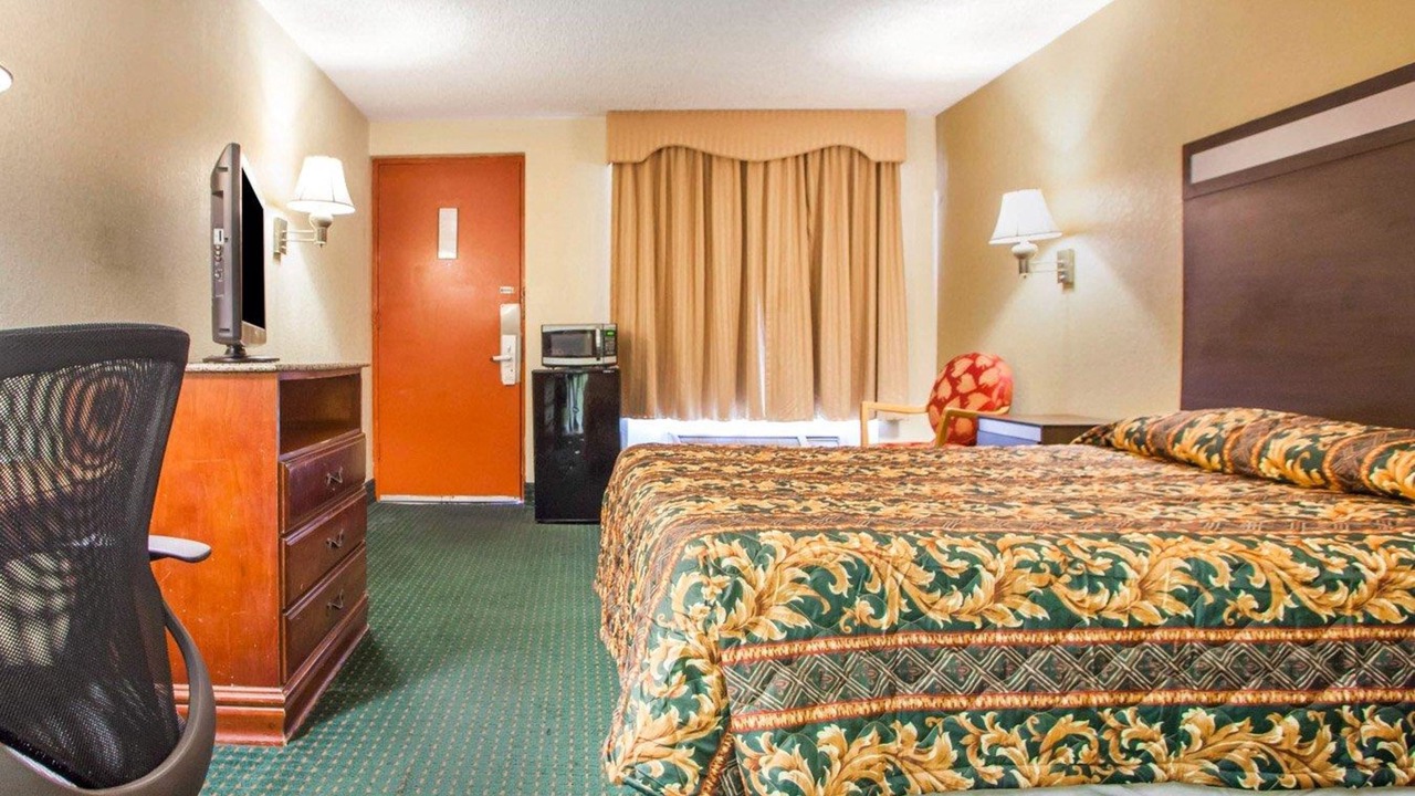 Photo of Bedroom in Mount Laurel