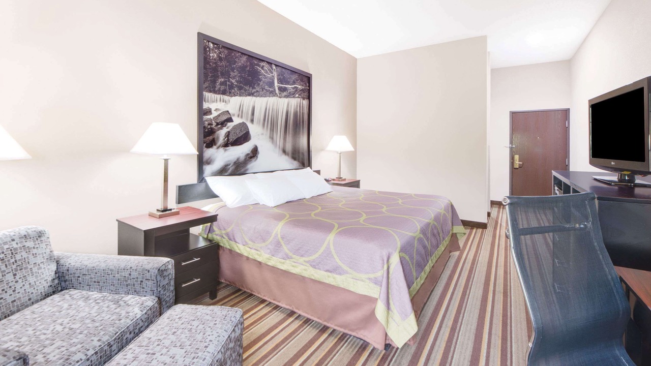 Photo of Bedroom in Monett