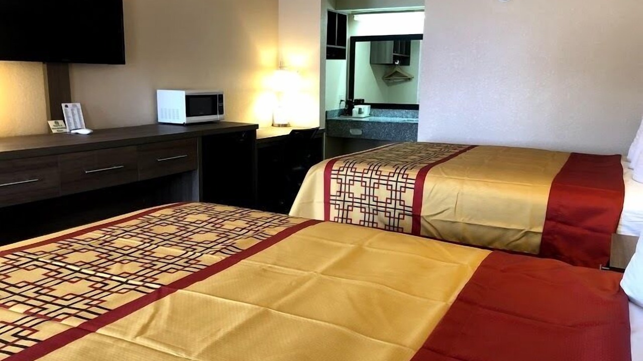 Photo of Bedroom in Gallatin