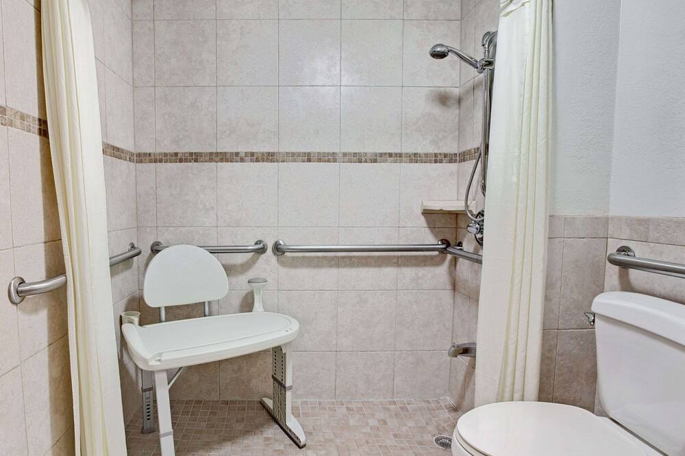 Photo of Bathroom in Norman