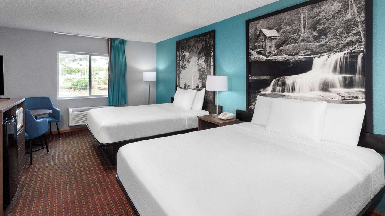 Photo of Bedroom in McHenry