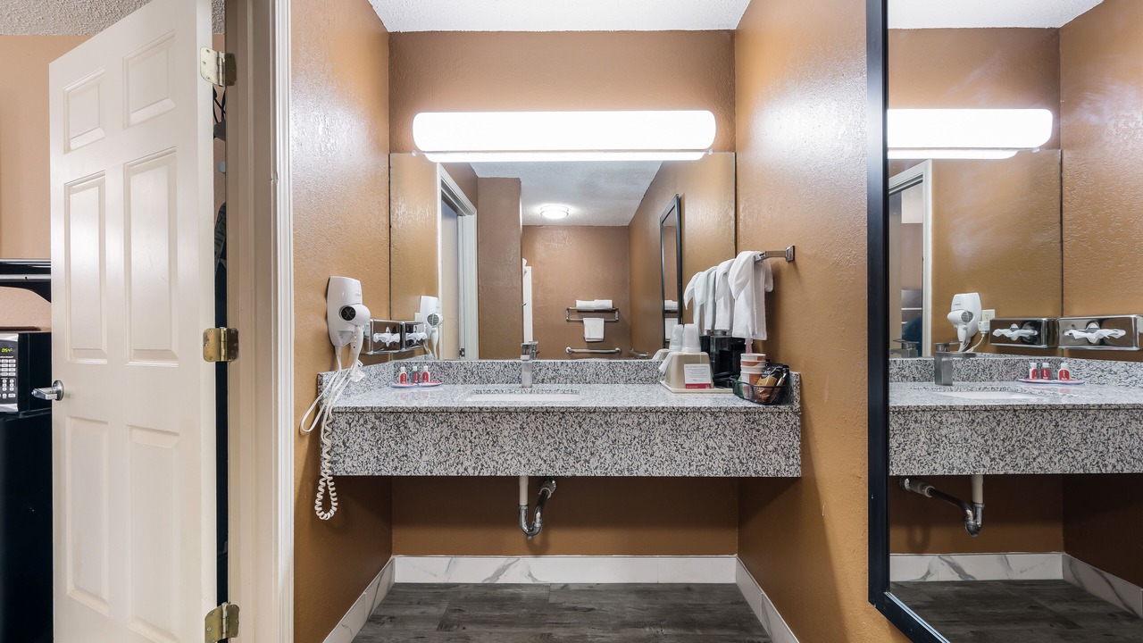 Photo of Bathroom in Selmer