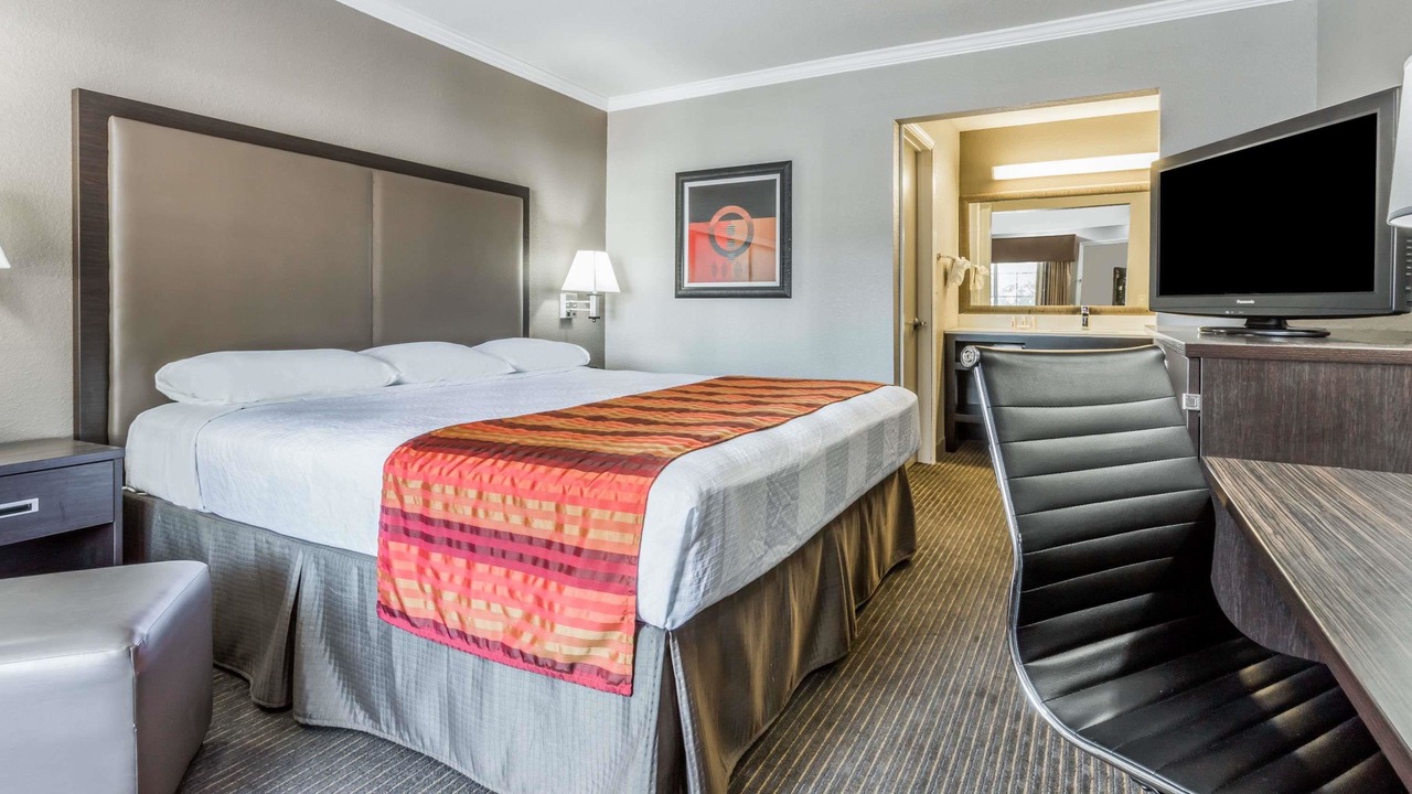 Photo of Bedroom in Shoreline West