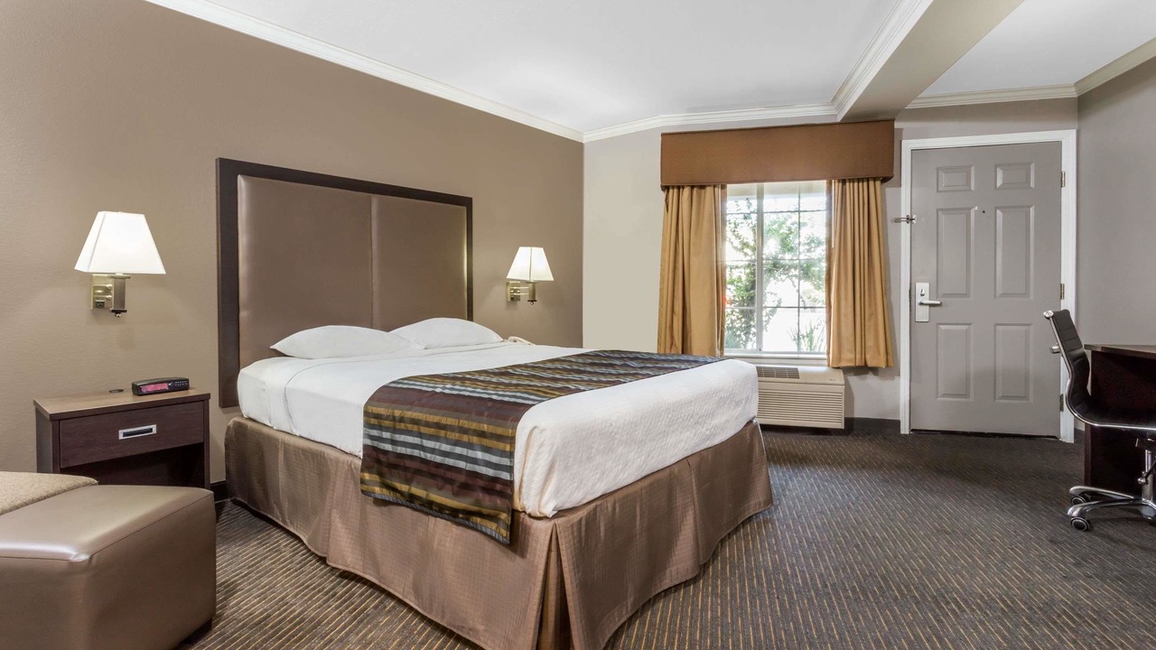 Photo of Others in Shoreline West