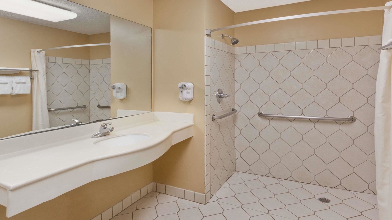 Photo of Bathroom in Fort Oglethorpe