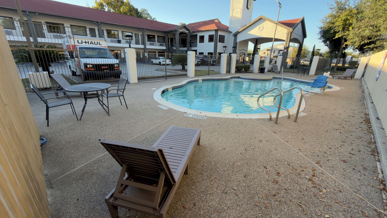 Photo of Outdoor in Brookhollow