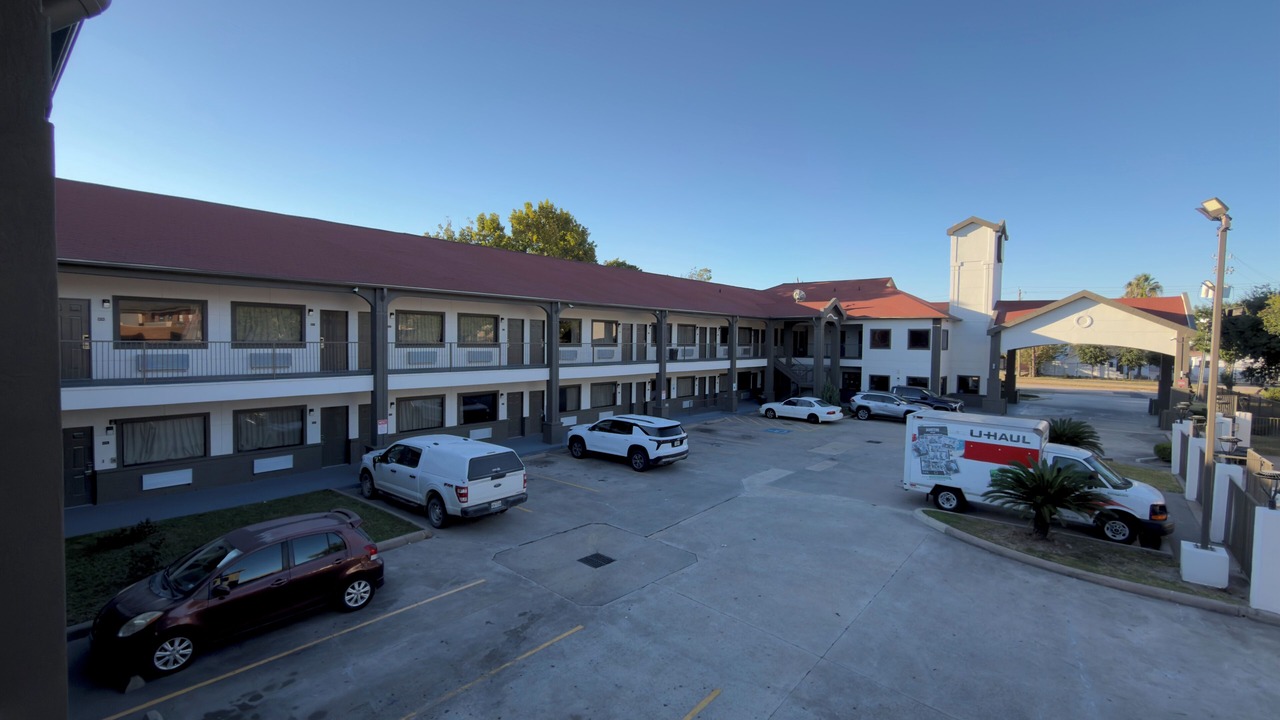 Photo of Outdoor in Brookhollow