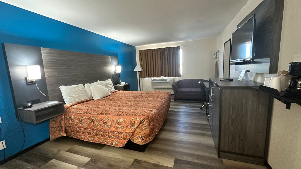 Photo of Bedroom in Tecumseh