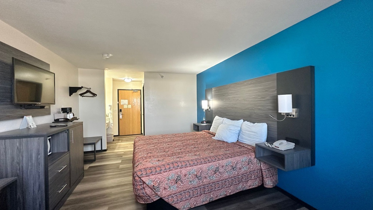 Photo of Bedroom in Tecumseh