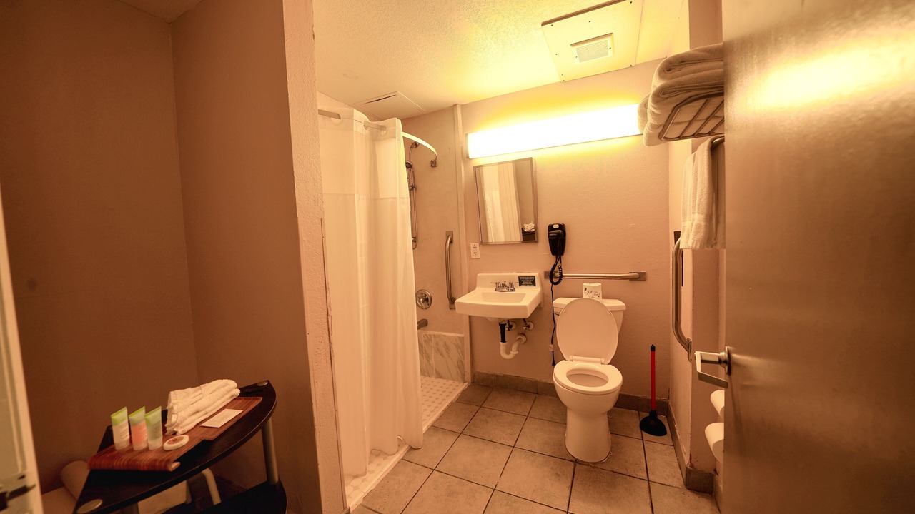Photo of Bathroom in Rogers Seabreeze