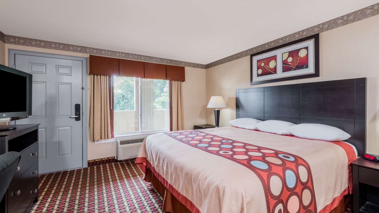 Photo of Bedroom in Westbrook Center