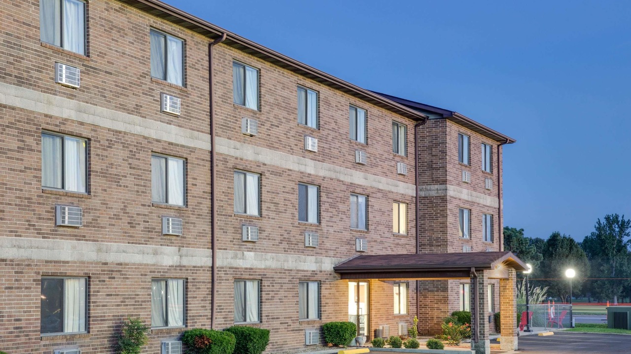 Photo of Buildings in Kennett