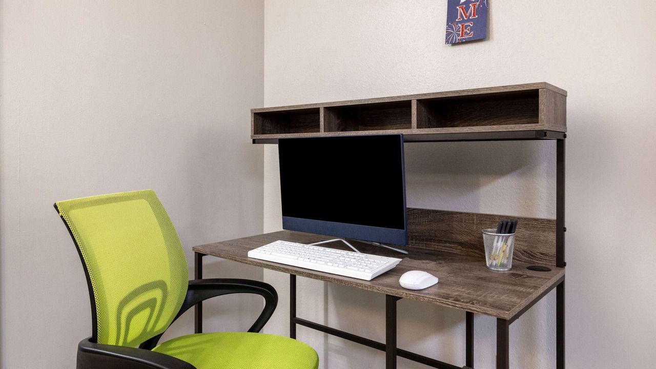 Photo of Others in Pratt