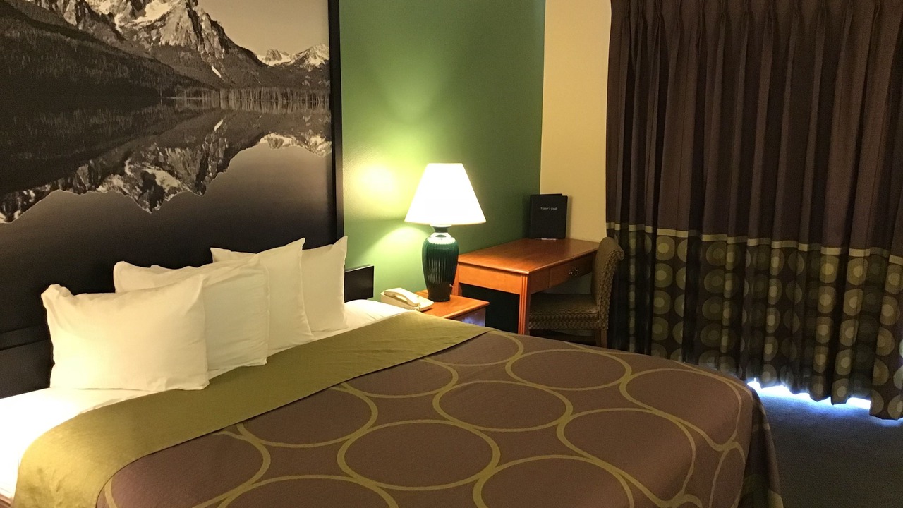 Photo of Bedroom in Salmon