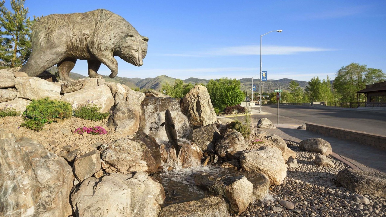 Photo of Outdoor in Salmon