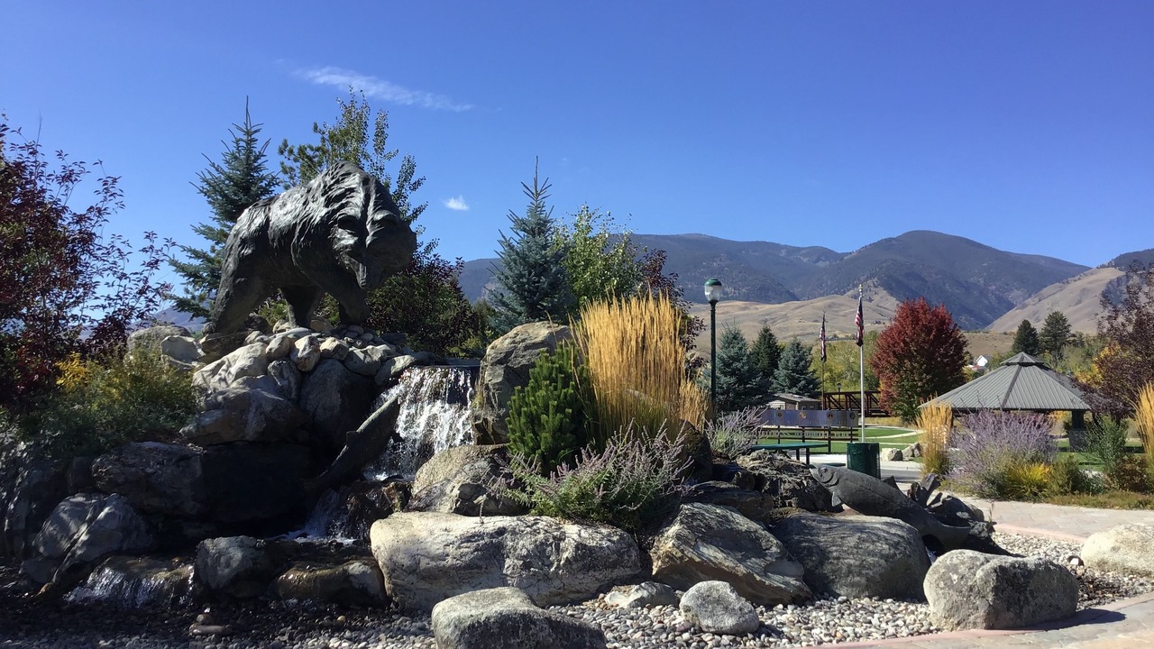 Photo of Outdoor in Salmon