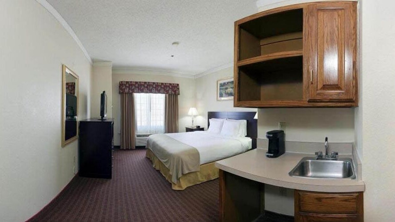 Photo of Bedroom in Plainview