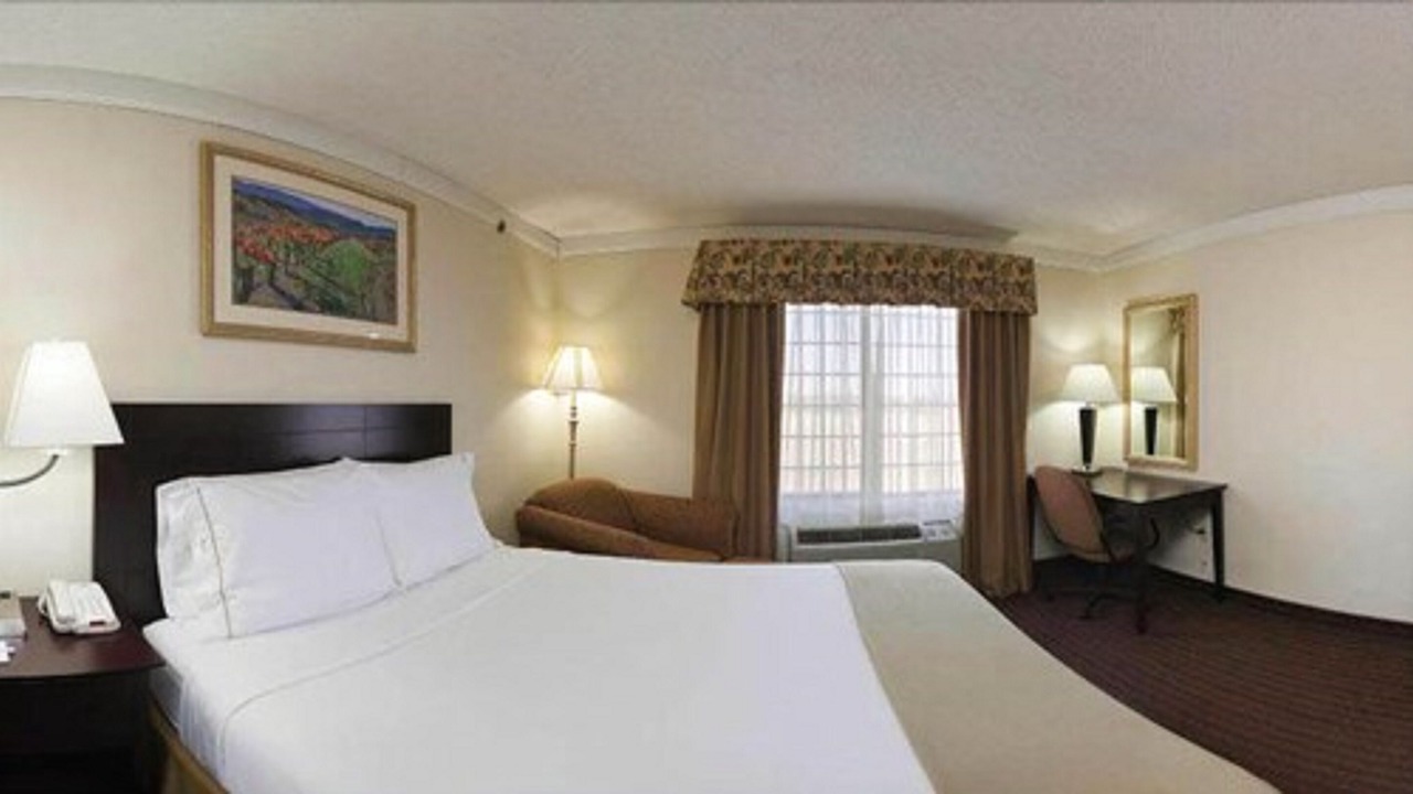 Photo of Bedroom in Plainview