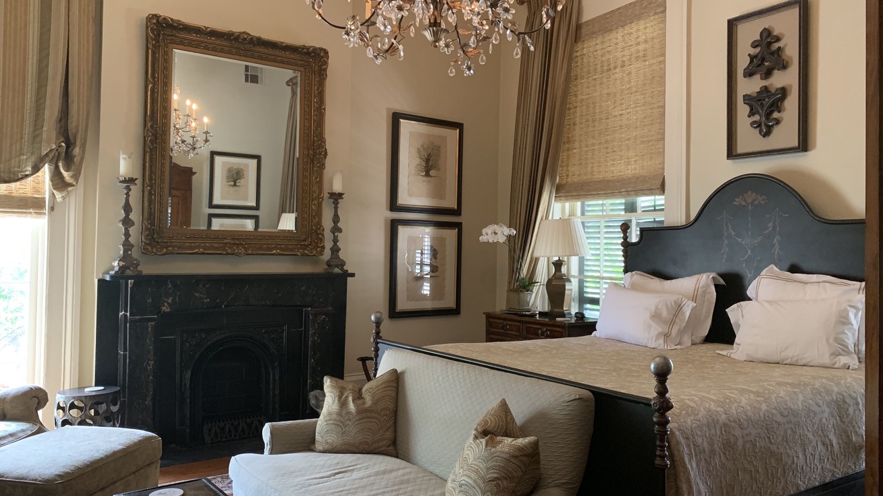 Photo of Livingroom in Lower Garden District