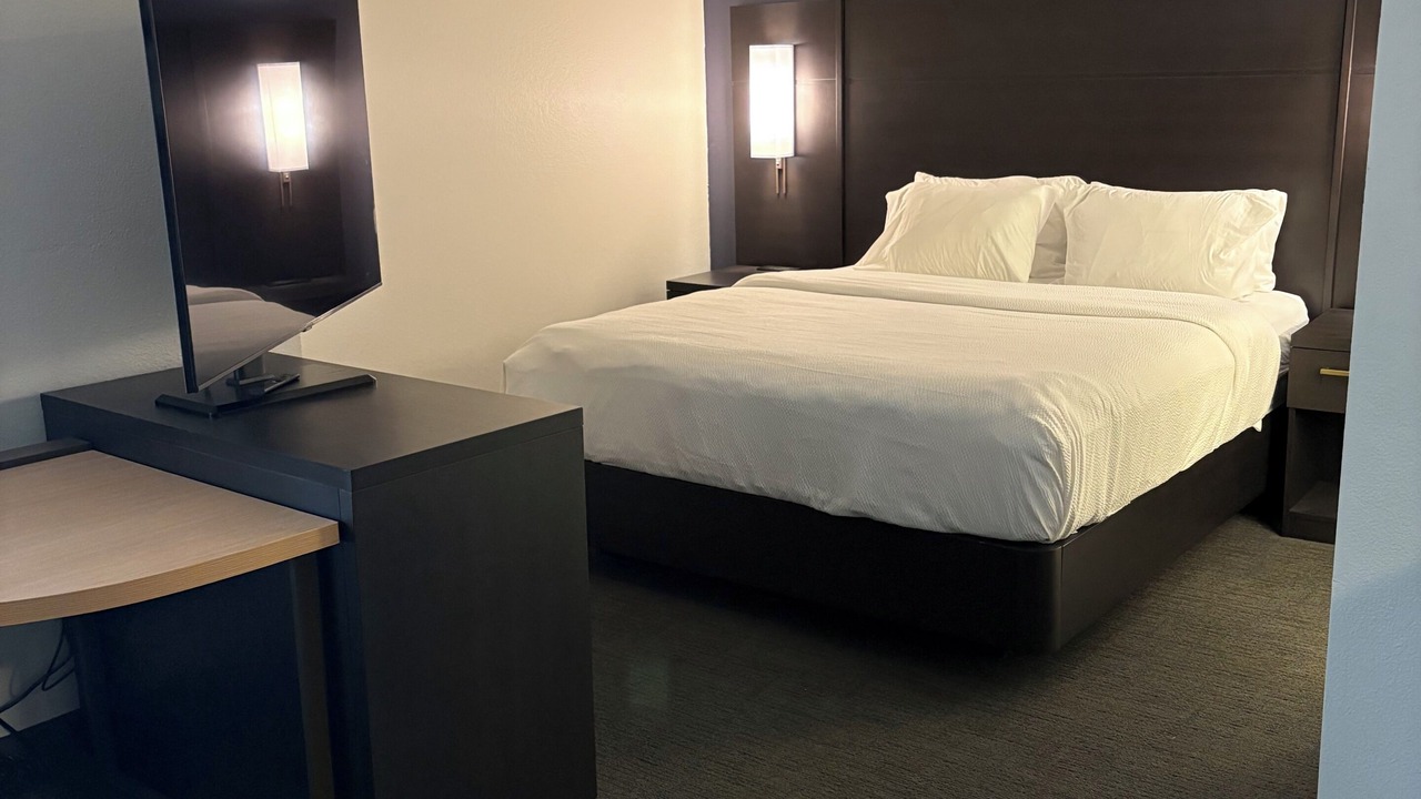 Photo of Bedroom in Flint