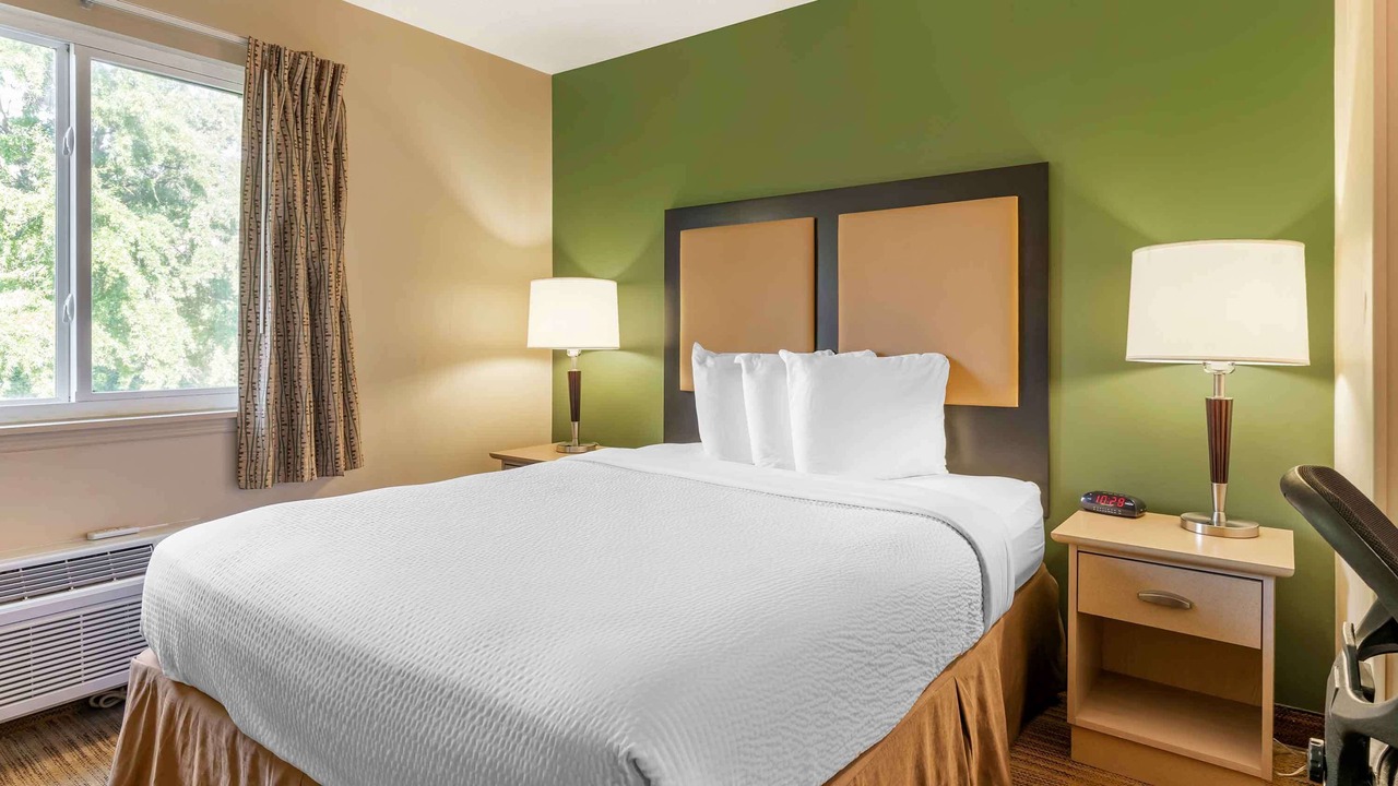 Photo of Bedroom in US 290