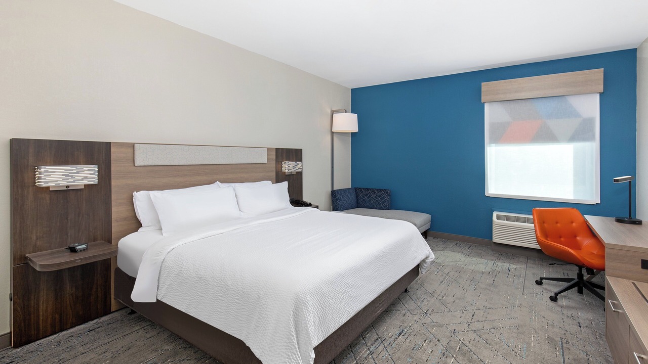 Photo of Bedroom in Hurricane Mills