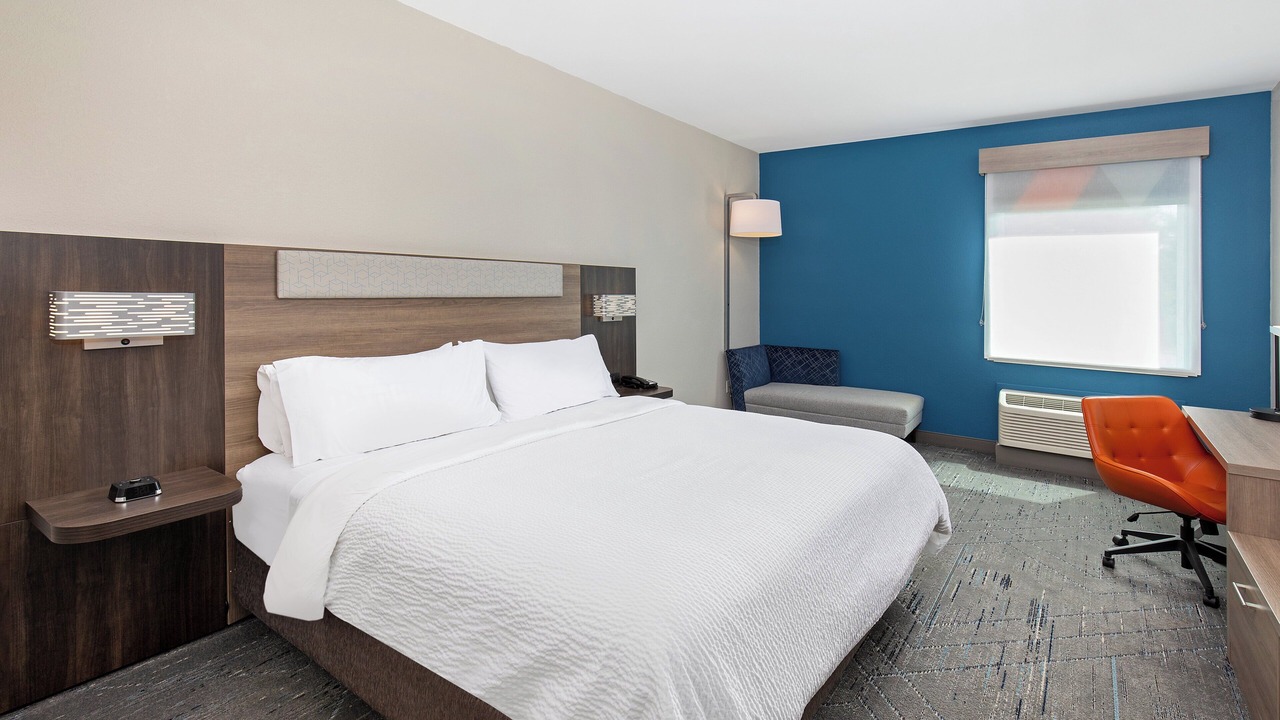 Photo of Bedroom in Hurricane Mills