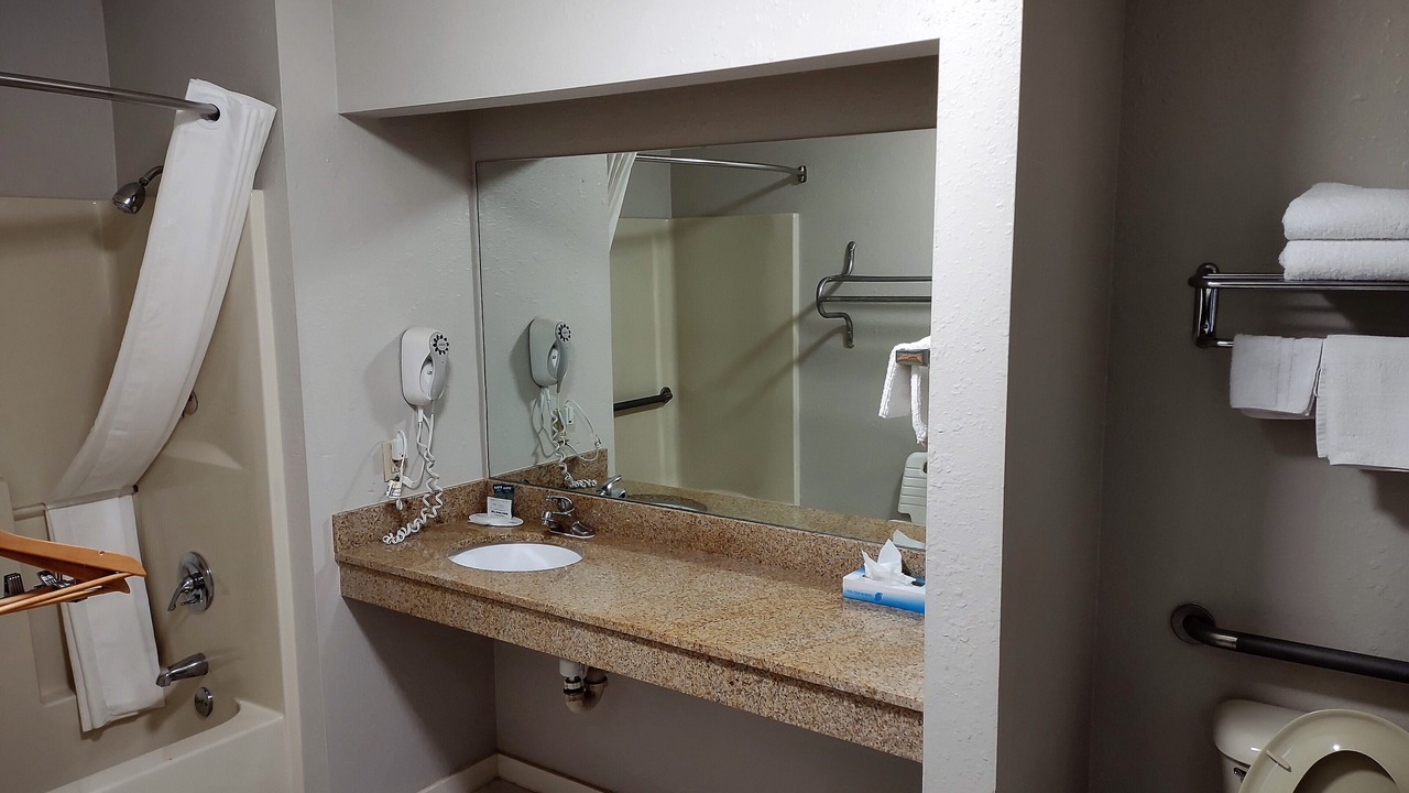 Photo of Bathroom in Lonoke