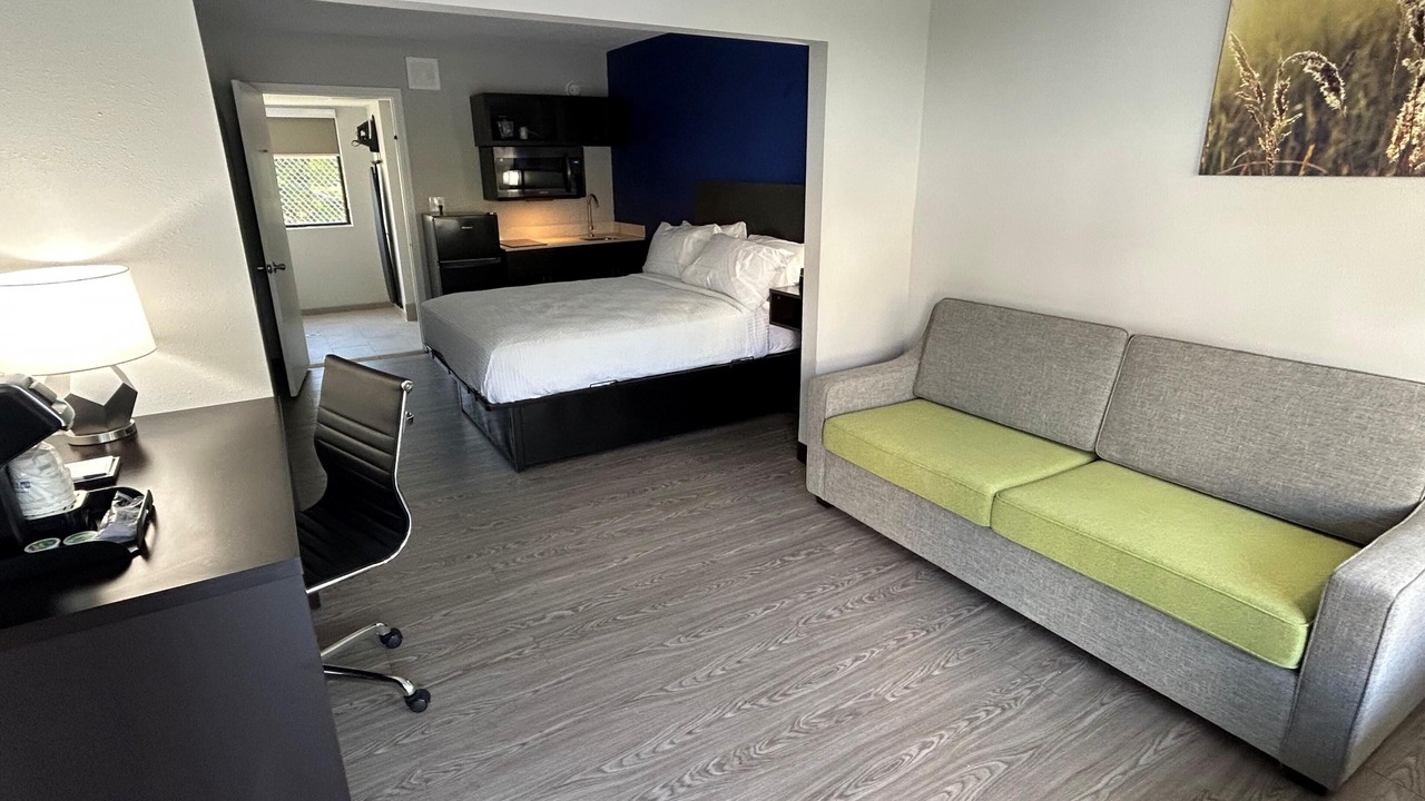 Photo of Bedroom in Rowland