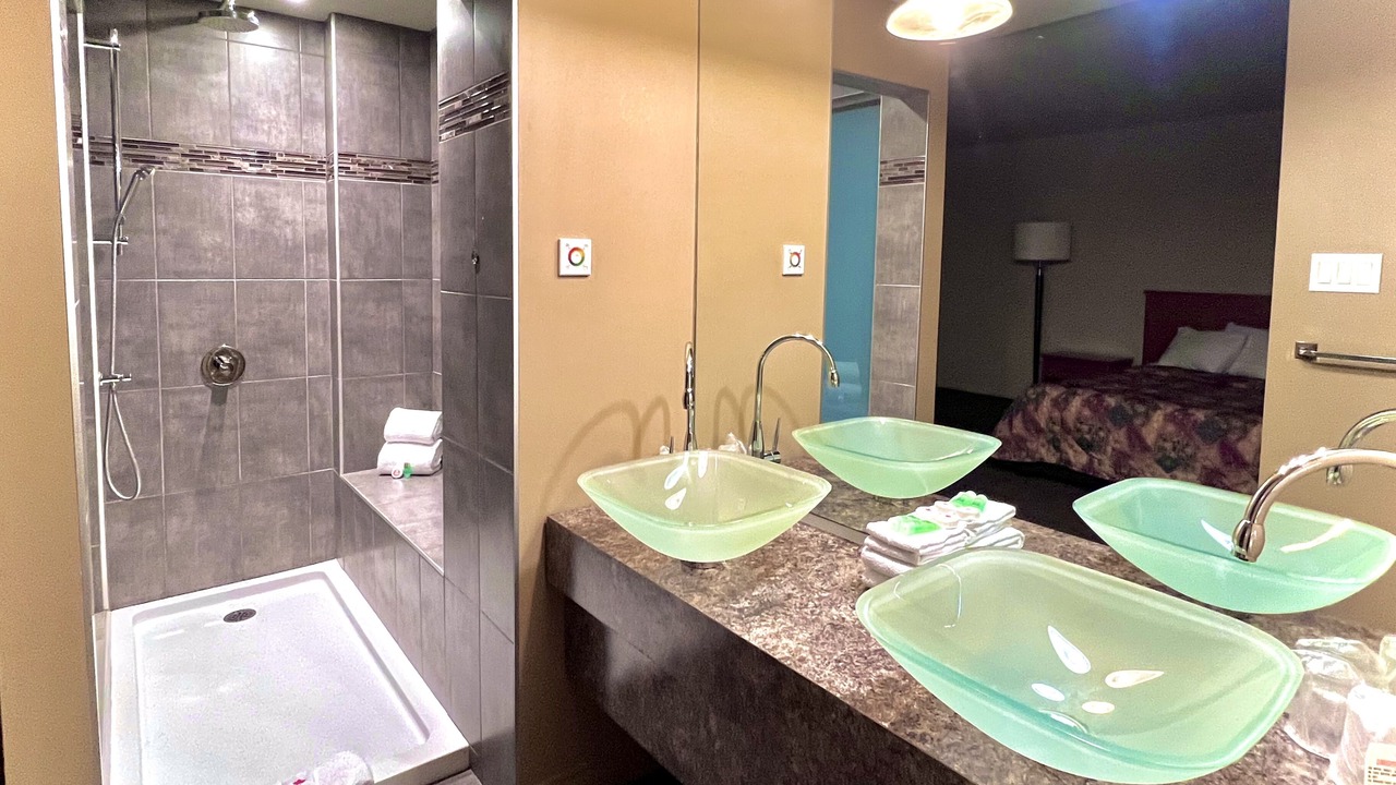 Photo of Bathroom in Longueuil