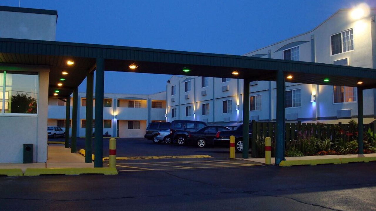 Photo of Buildings in Schiller Park