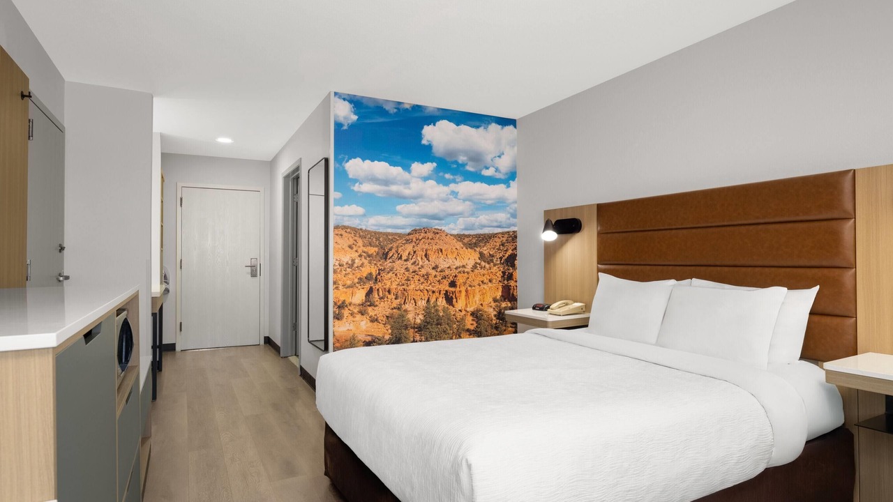 Photo of Bedroom in Los Alamos