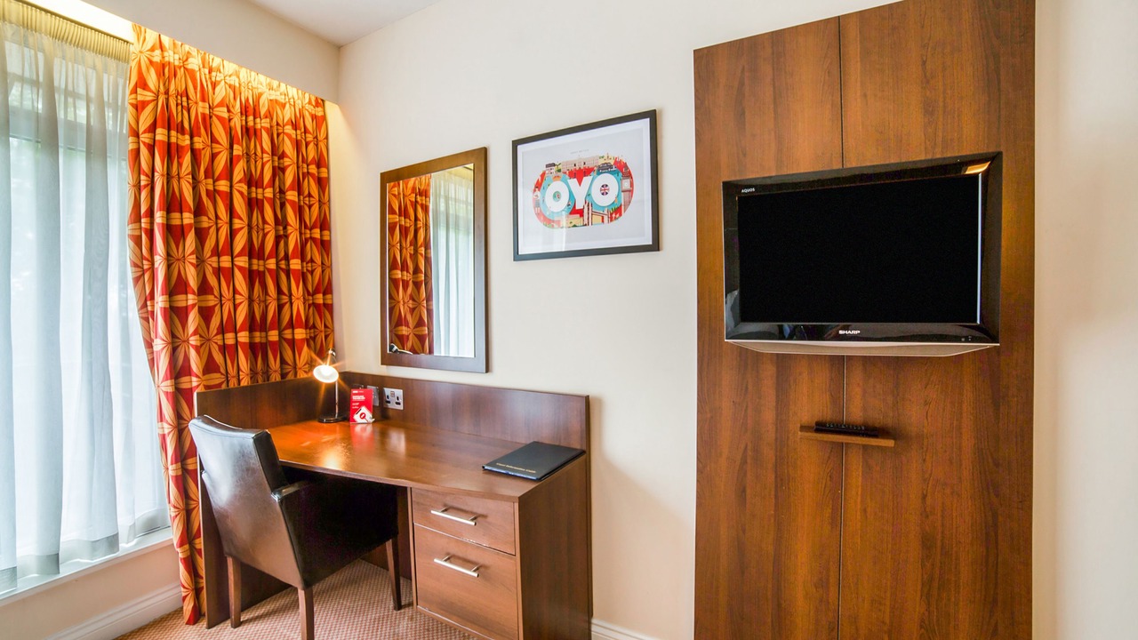 Photo of Bedroom in Reigate