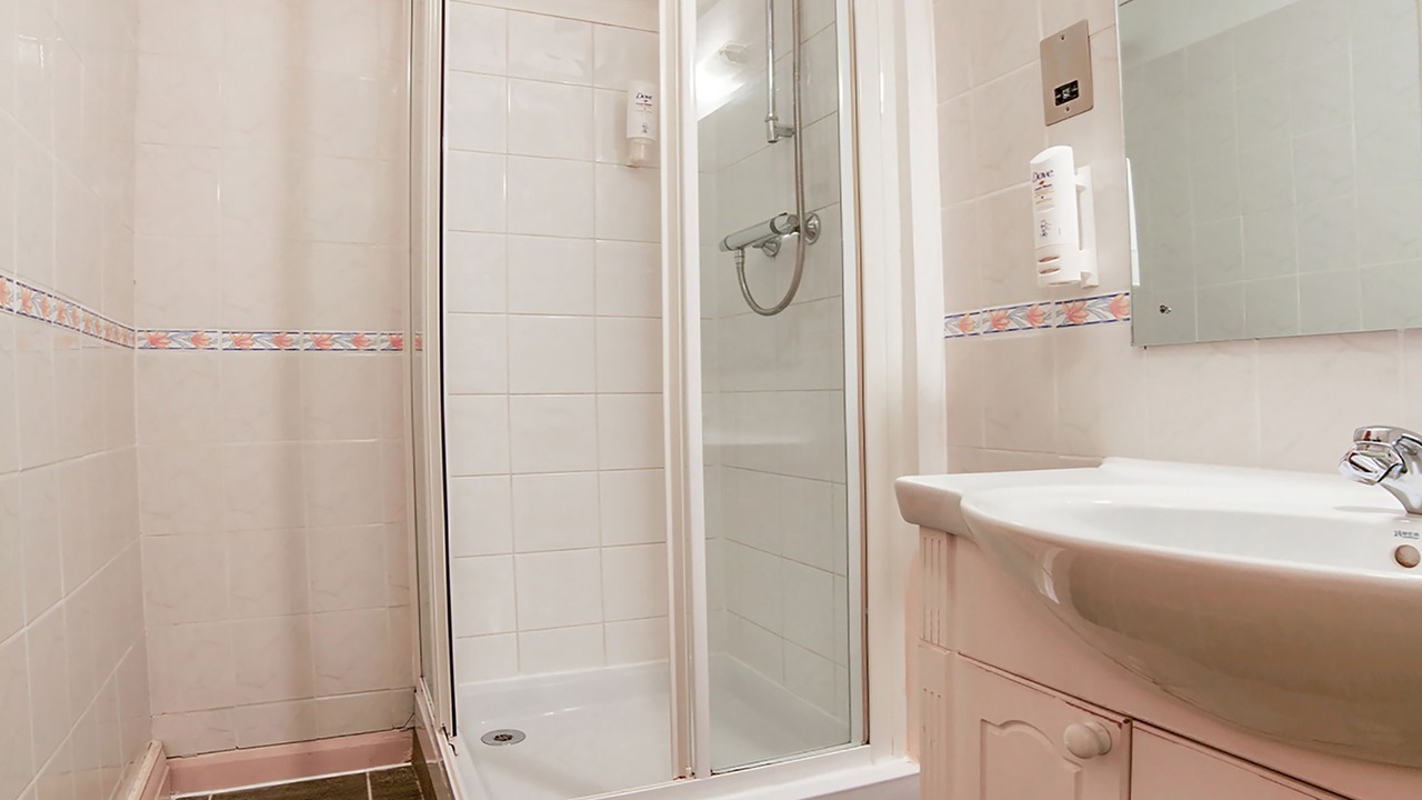 Photo of Bathroom in Reigate